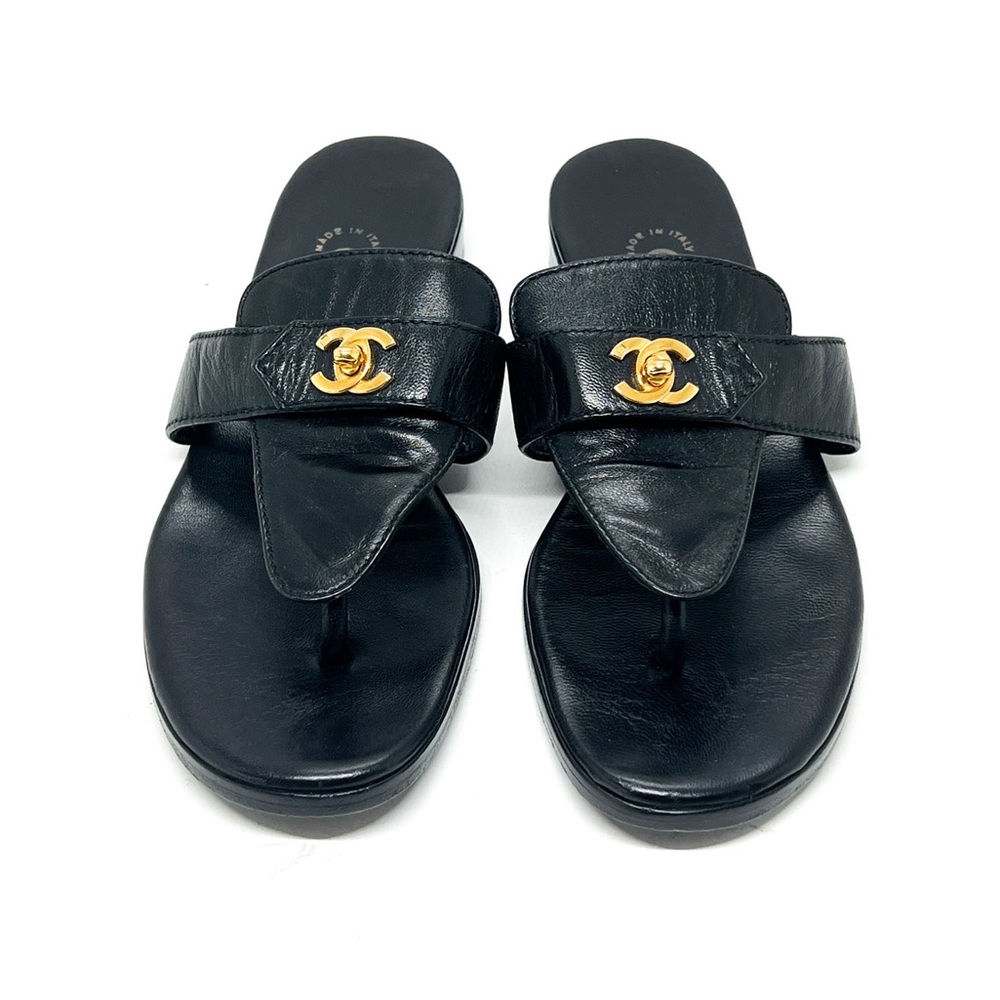 CHANEL RARE VINTAGE TURNLOCK SANDALS 36